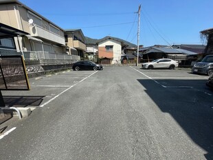 エルスール湯川弐番館の物件外観写真